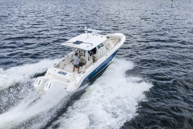 Slide: The Image of Boston Whaler 360 Outrage 2023 - 7361183