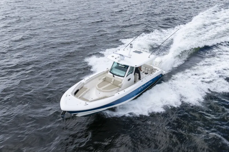 Slide: The Image of Boston Whaler 360 Outrage 2023 - 7361179