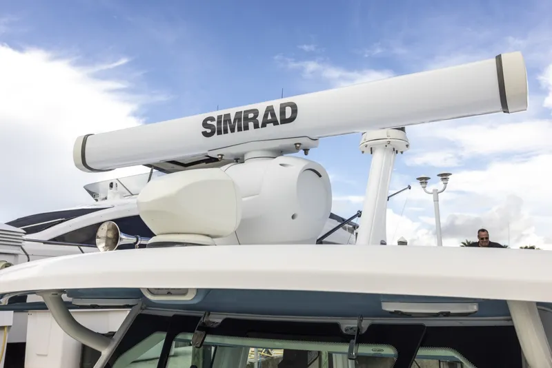 Slide: The Image of Boston Whaler 360 Outrage 2023 - 7361163