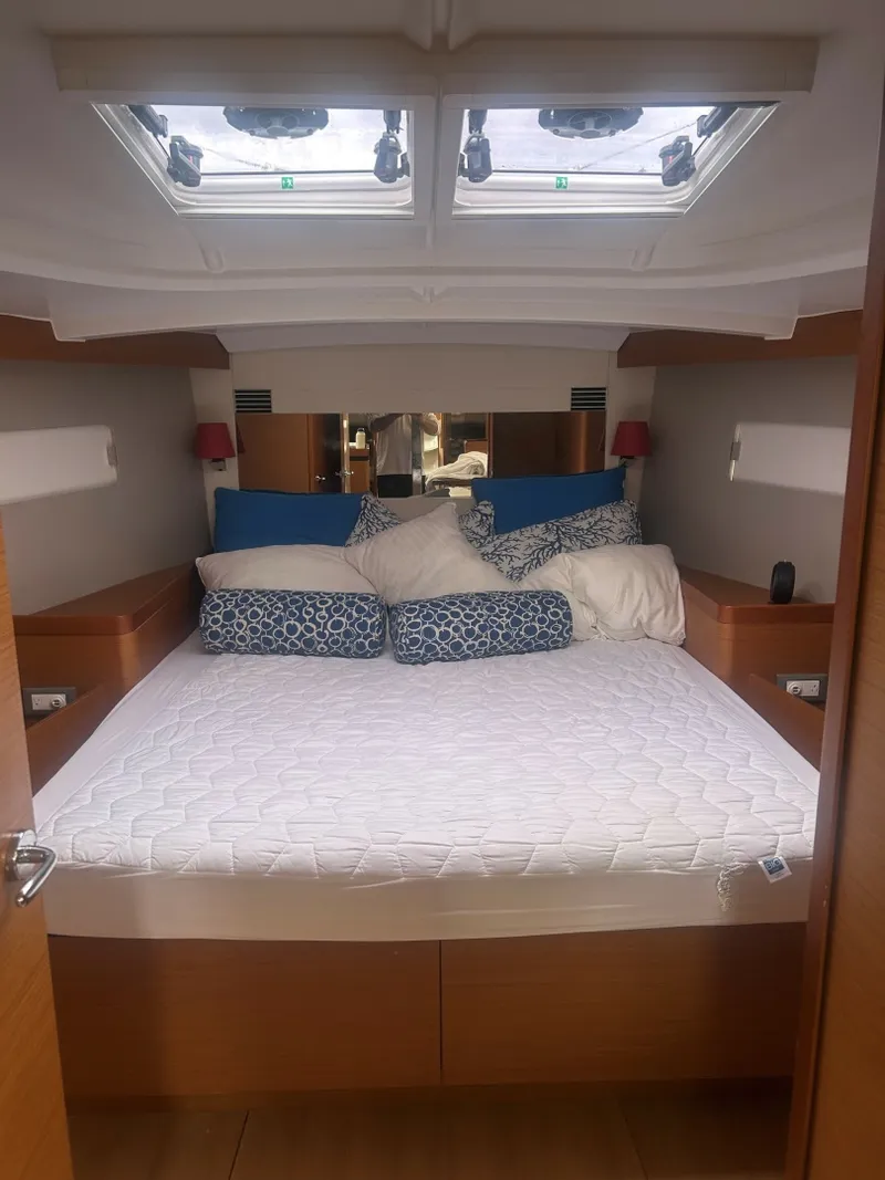 Slide: The Image of Jeanneau 44 SO  Jeanneau 44 SO Master stateroom - 7366957
