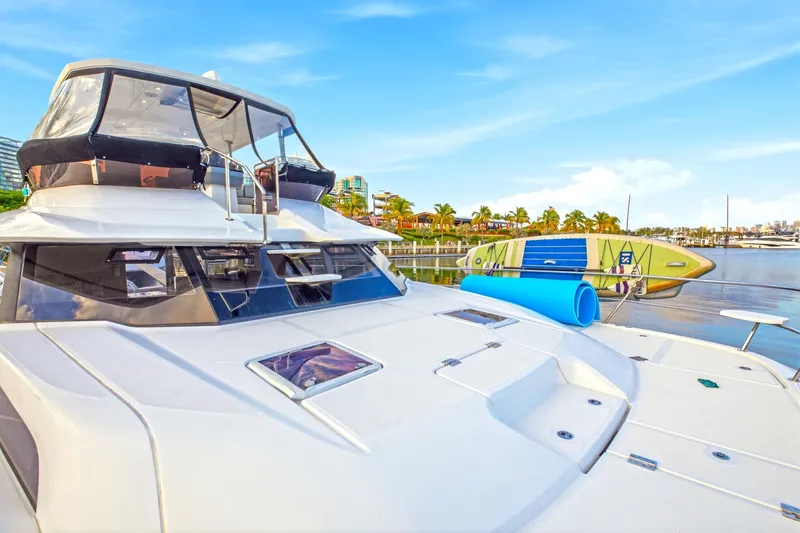 Slide: The Image of Aquila 44 PowerCat 2021 - 6786611