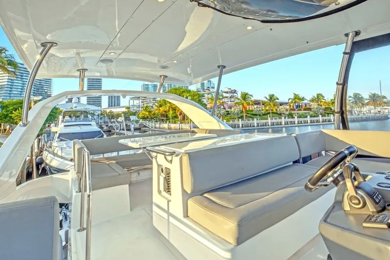 Slide: The Image of Aquila 44 PowerCat 2021 - 6786607