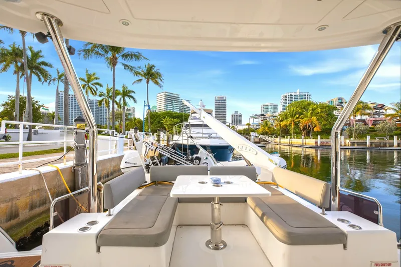 Slide: The Image of Aquila 44 PowerCat 2021 - 6786591