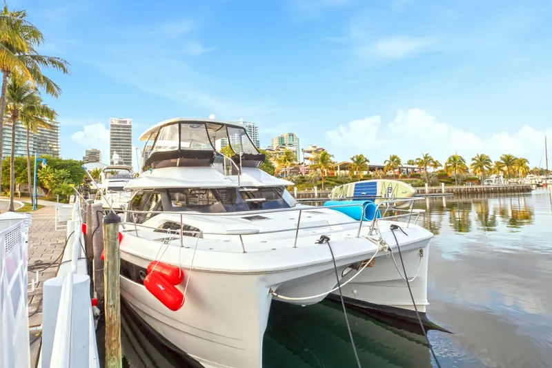The Image of Aquila 44 PowerCat 2021 - 6786484