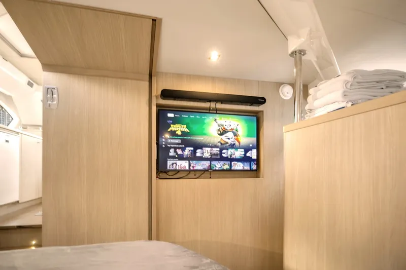 Slide: The Image of Aquila 44 PowerCat 2021 - 6786597