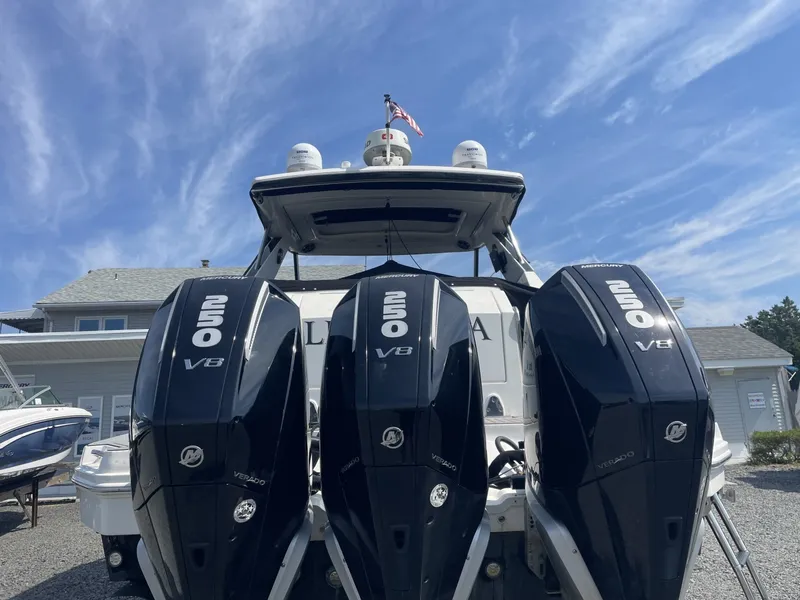 Slide: The Image of Sea Ray Sundancer 320 2019 - 6787018
