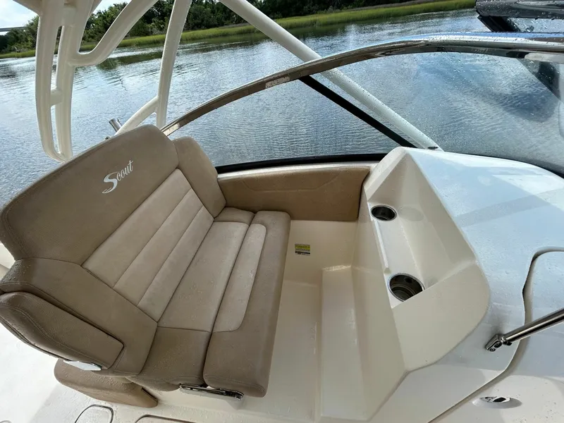 Slide: The Image of Scout 255 Dorado 2018 - 6787474