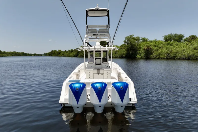 Slide: The Image of Transom, Triple Yamahas Three Yamaha F300s, boarding doors and transom livewell visible. - 6788440