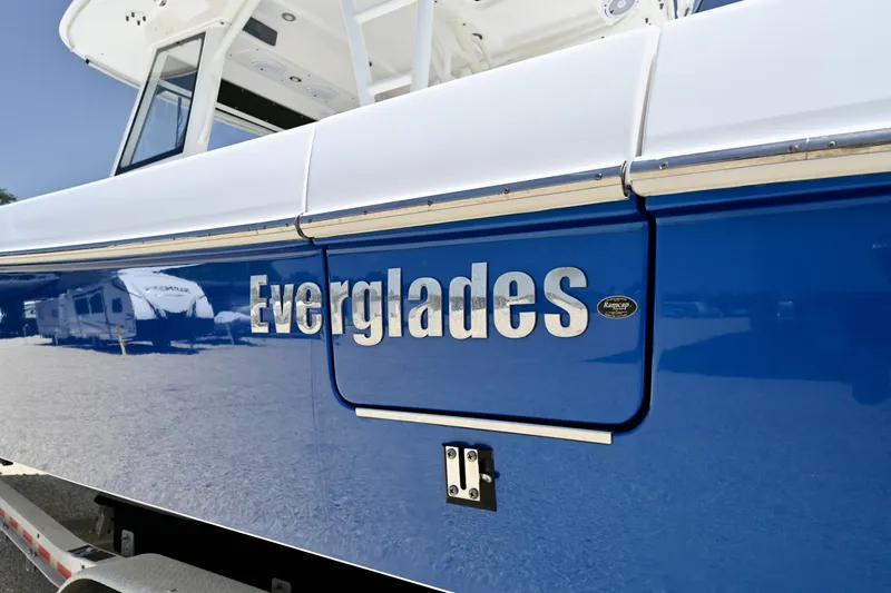 Slide: The Image of Bording door Port side boarding door - 6788466