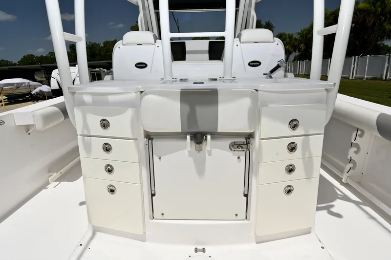 Slide: The Image of Tackle Center, Seat Up - 6788444