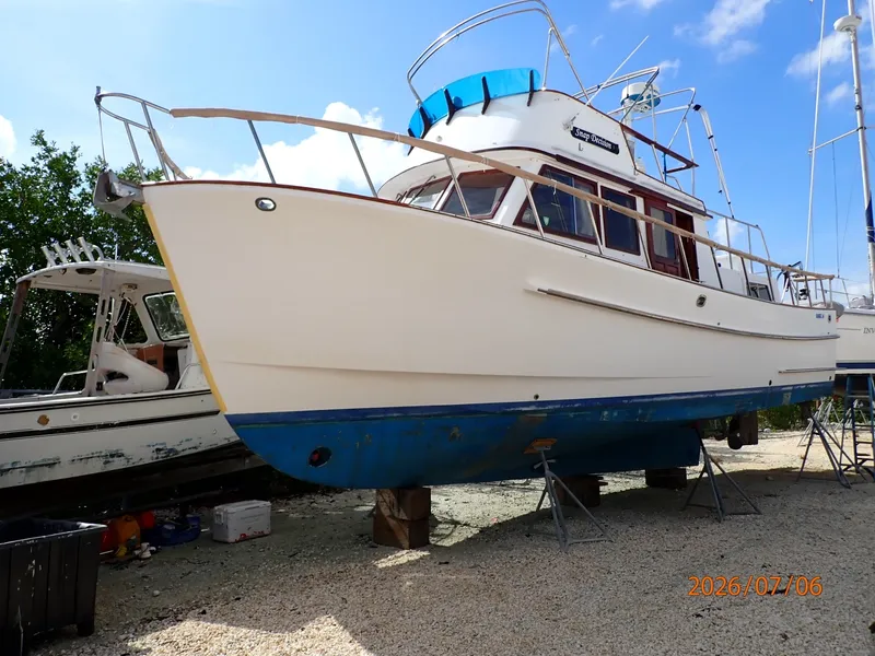Slide: The Image of 36' Monk port forward profile - 6798024
