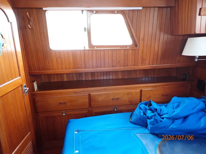 Slide: The Image of 36' Monk master stateroom starboard - 6798022
