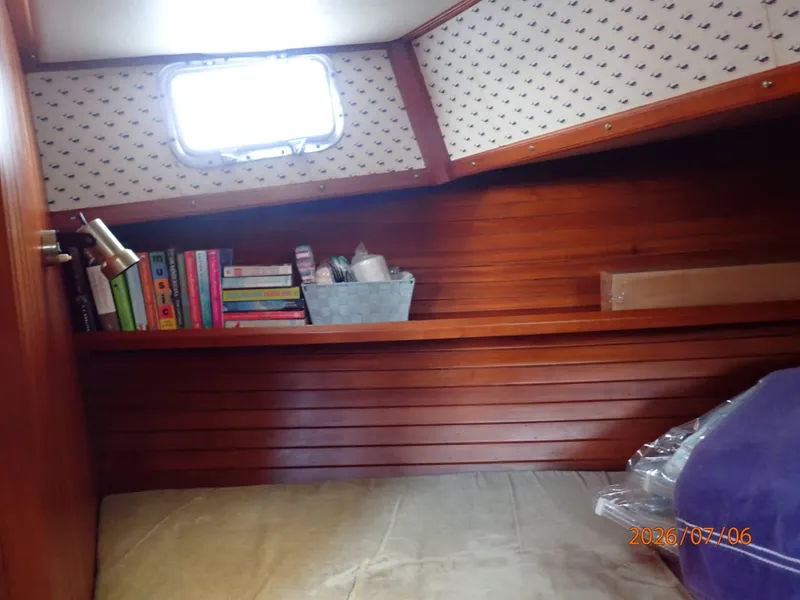 Slide: The Image of 36' Monk guest stateroom port - 6798005