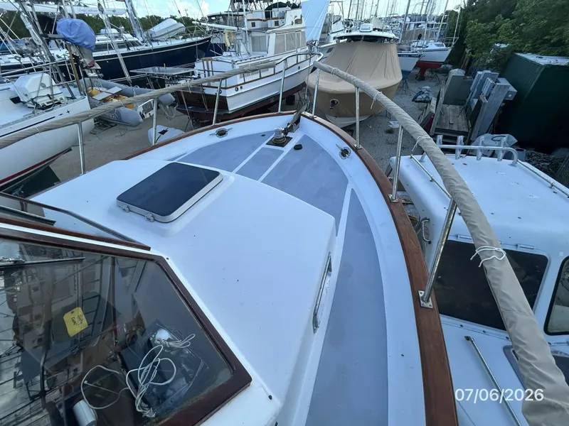 Slide: The Image of 36' Monk foredeck2 - 6797997