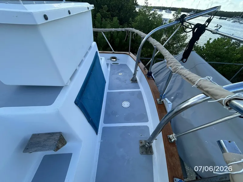 Slide: The Image of 36' Monk aftdeck starboard - 6797982