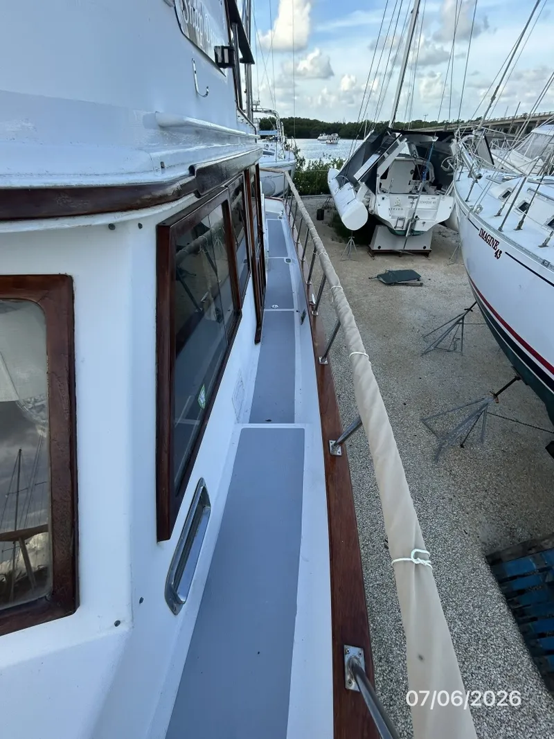 Slide: The Image of 36' Monk port side deck1 - 6798026