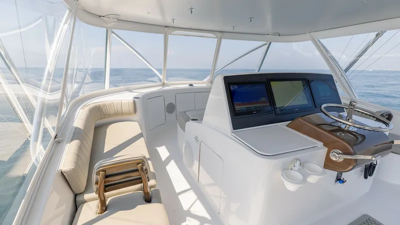 Slide: The Image of 2021 65 Hatteras GT On the DL Flybridge (4) - 7403459
