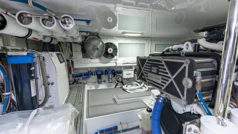 Slide: The Image of 2021 65 Hatteras GT On the DL Engine Room (3) - 7403475