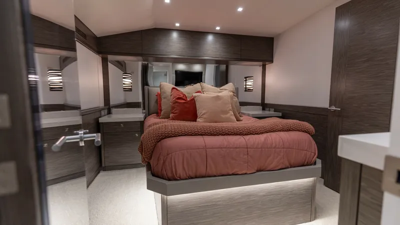 Slide: The Image of 2021 65 Hatteras GT On the DL Master Stateroom (1) - 7403451