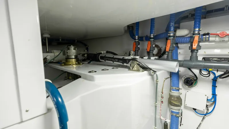 Slide: The Image of 2021 65 Hatteras GT On the DL Engine Room (10) - 7403482