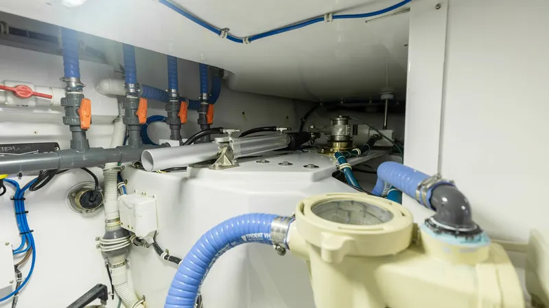 Slide: The Image of 2021 65 Hatteras GT On the DL Engine Room (9) - 7403481