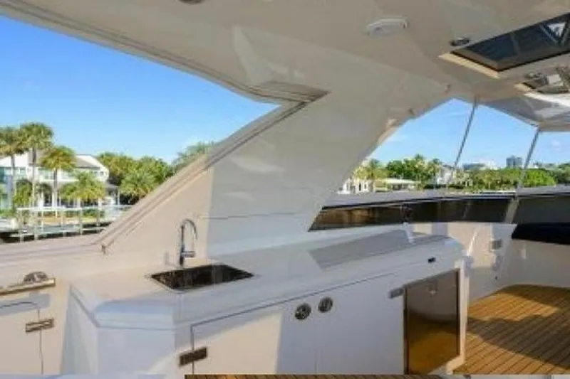 Slide: The Image of Lazzara LSX 95 Flybridge 2012 - 6797203