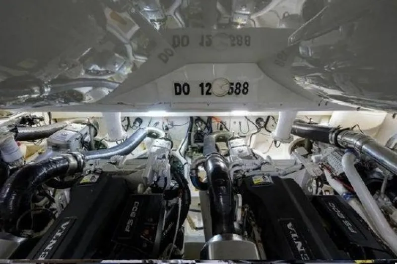 Slide: The Image of Lazzara LSX 95 Flybridge 2012 - 6797249