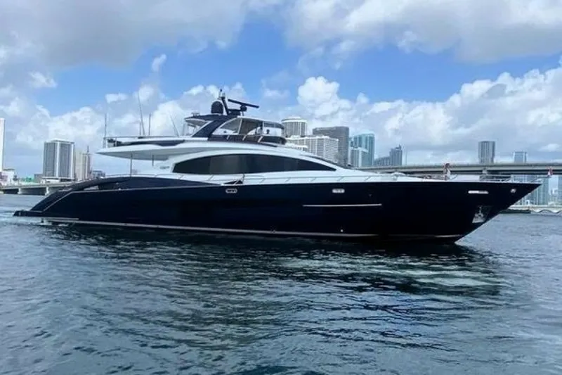 The Image of Lazzara LSX 95 Flybridge 2012 - undefined