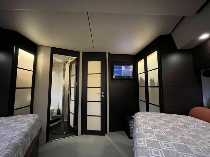 Slide: The Image of Azimut 62S 2008 - 6797300