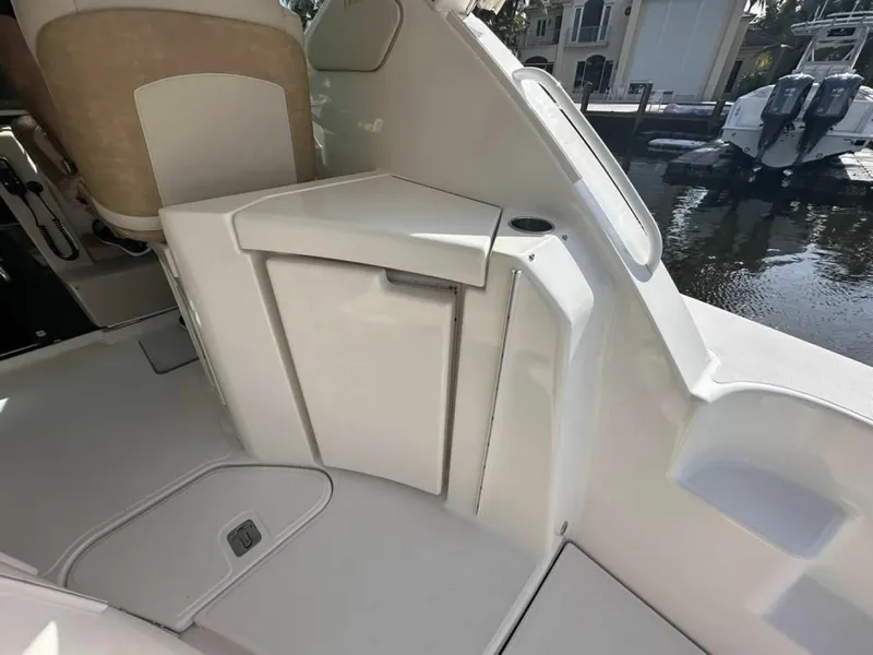 Slide: The Image of Tiara 3500 Sovran 2008 - 6797427