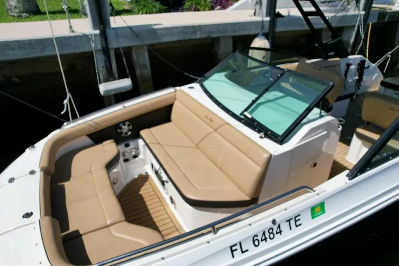 Slide: The Image of Sea Ray SLX 250 2022 - 6797526