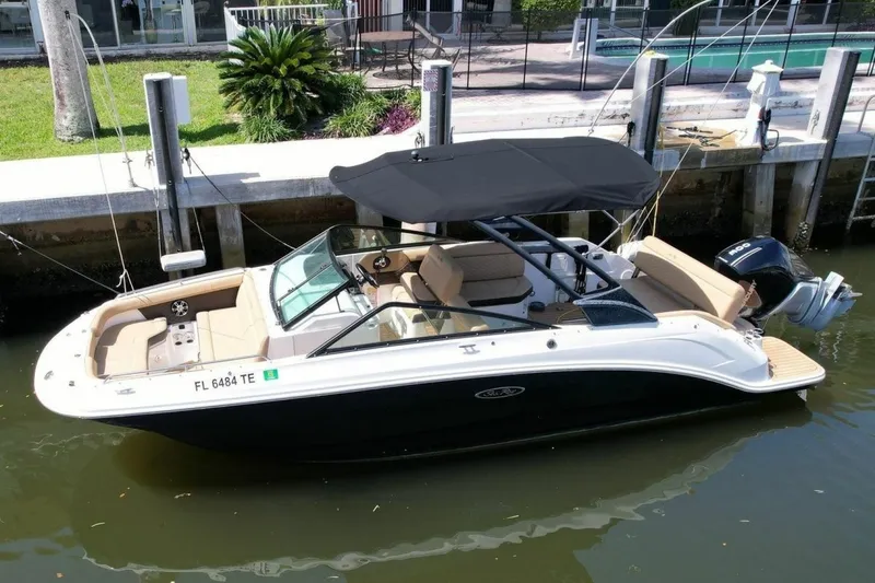 Slide: The Image of Sea Ray SLX 250 2022 - 6797560
