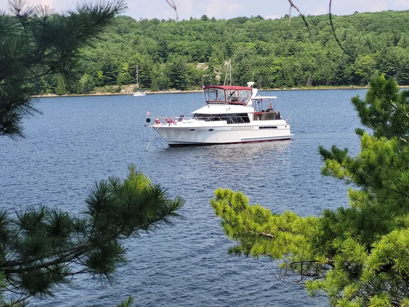 Slide: The Image of 42' Ocean Alexander port forward profile1 - 6821757