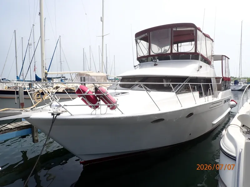 Slide: The Image of 42' Ocean Alexander port forward profile2 - 6821810