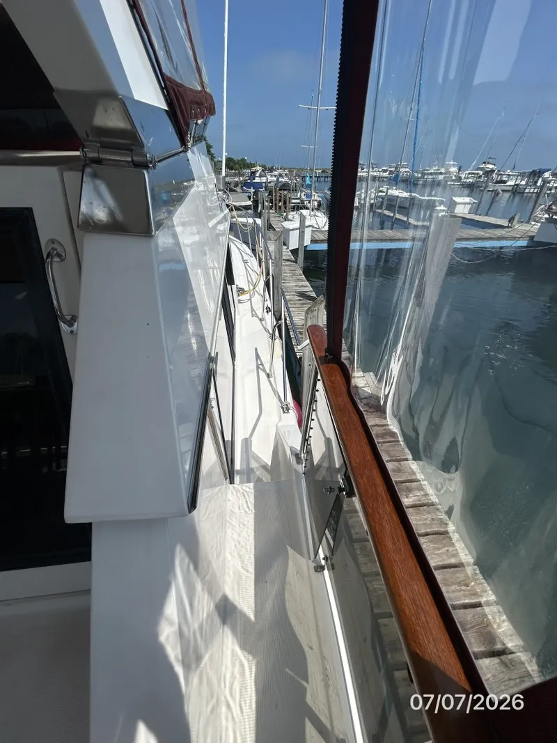 Slide: The Image of 42' Ocean Alexander starboard side deck2 - 6821829