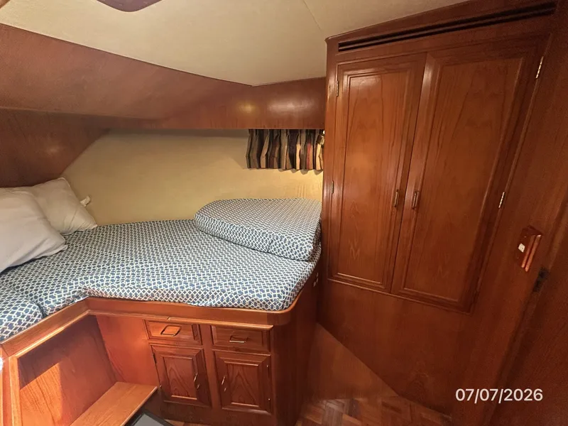 Slide: The Image of 42' Ocean Alexander guest stateroom starboard - 6821795