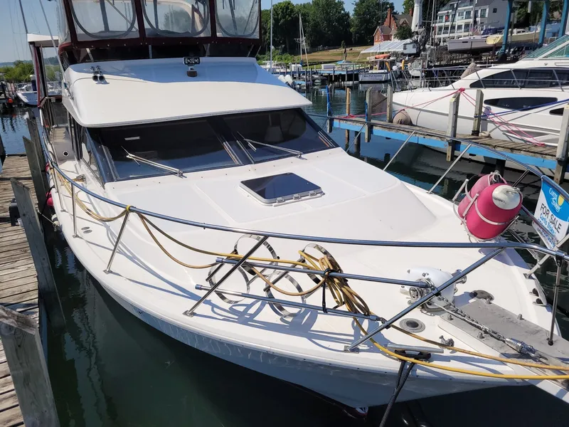 Slide: The Image of 42' Ocean Alexander foredeck aft1 - 6821780