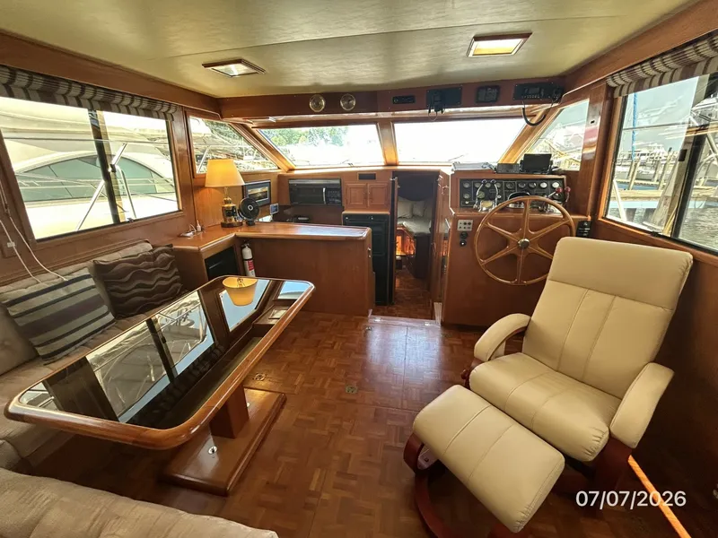 Slide: The Image of 42' Ocean Alexander salon forward - 6821817