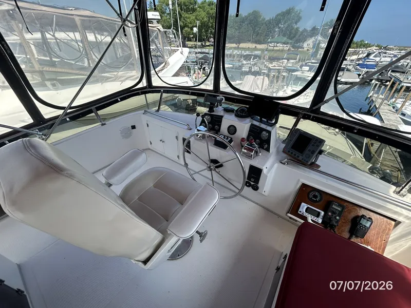 Slide: The Image of 42' Ocean Alexander flybridge helm2 - 6821774
