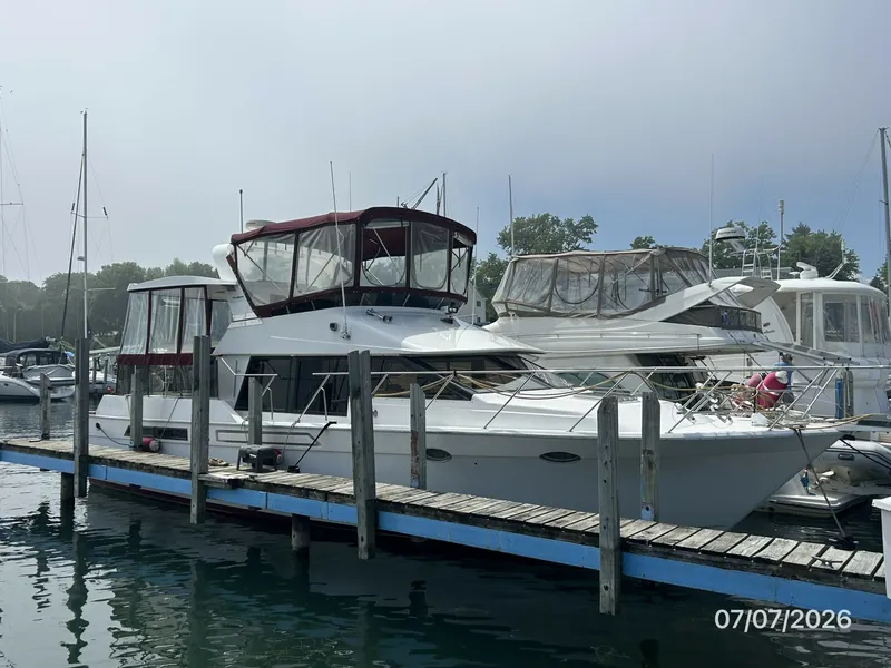 Slide: The Image of 42' Ocean Alexander starboard forward profile2 - 6821824
