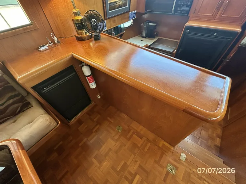 Slide: The Image of 42' Ocean Alexander salon port forward - 6821819
