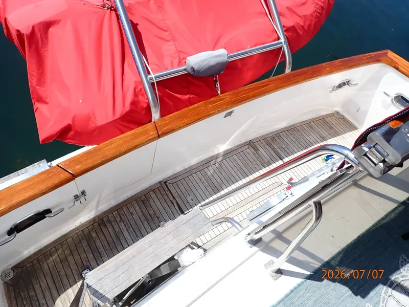 Slide: The Image of 42' Ocean Alexander cockpit - 6821766