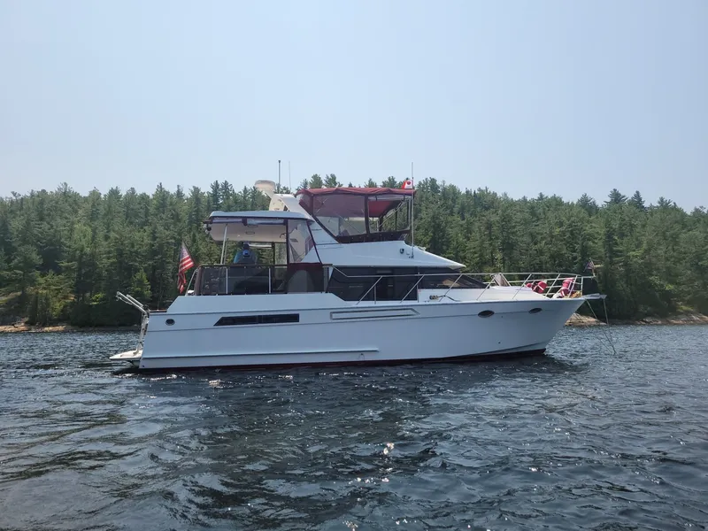 Slide: The Image of 42' Ocean Alexander starboard profile - 6821827