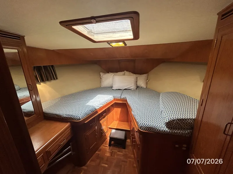Slide: The Image of 42' Ocean Alexander guest stateroom1 - 6821791