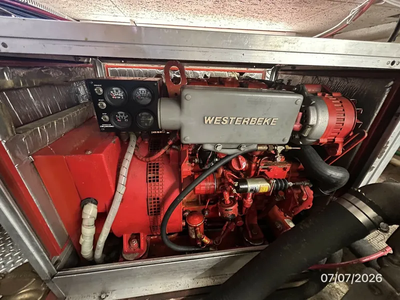 Slide: The Image of 42' Ocean Alexander generator - 6821787