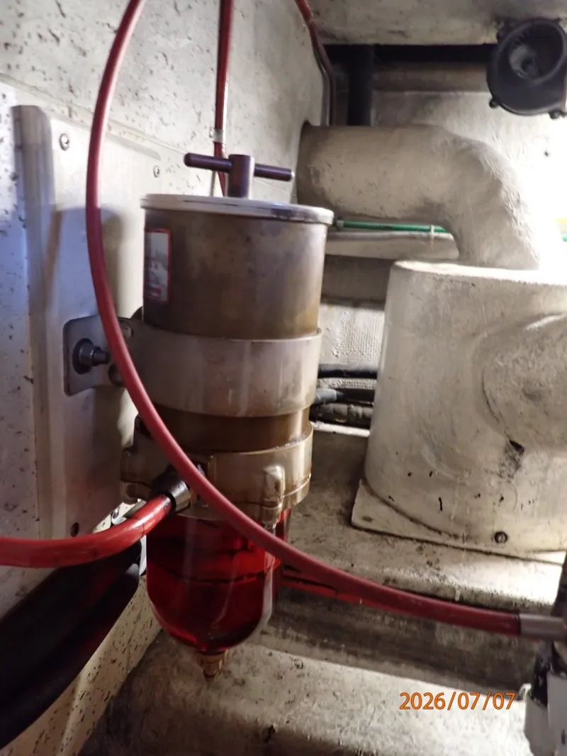Slide: The Image of 42' Ocean Alexander port Racor fuel filter - 6821813