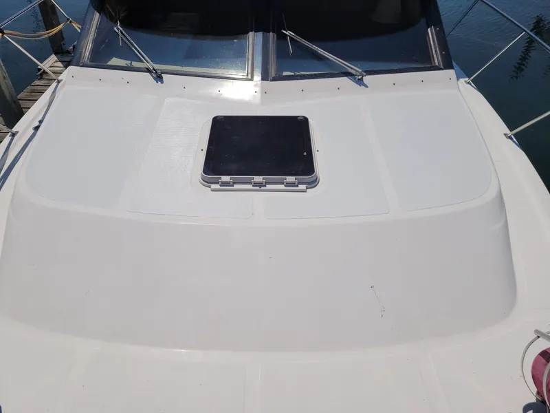 Slide: The Image of 42' Ocean Alexander foredeck aft2 - 6821781