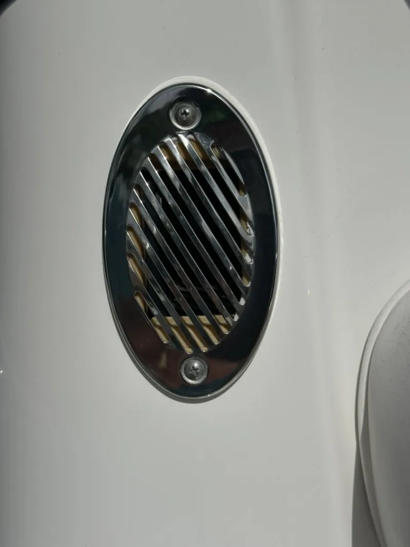 Slide: The Image of Boston Whaler 230 Dauntless 2012 - 6821569