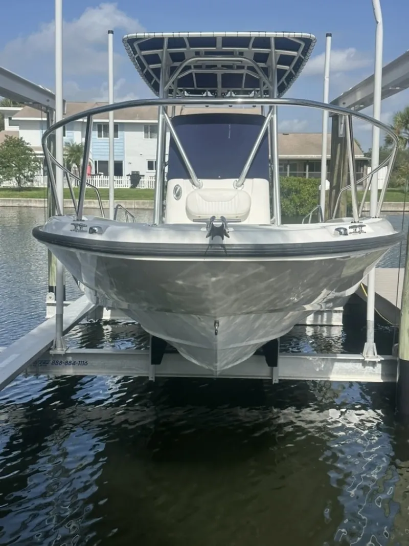 Slide: The Image of Boston Whaler 230 Dauntless 2012 - 6821507