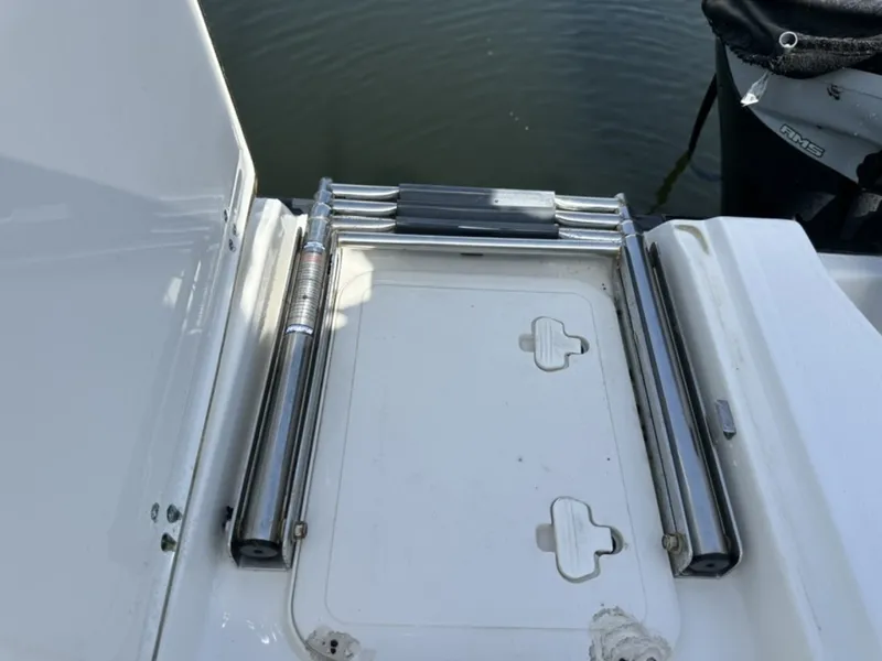 Slide: The Image of Boston Whaler 230 Dauntless 2012 - 6821564
